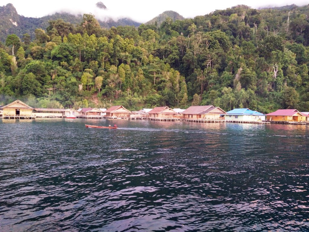 Paket Wisata Pantai Ora, Surga Tersembunyi di Maluku